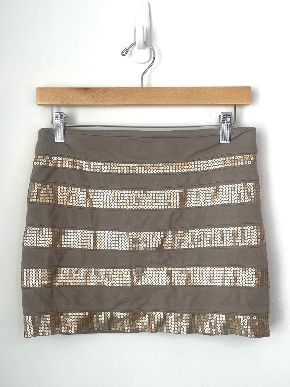 Express Sequin Stripe Mini Skirt - Gray & Gold size 4